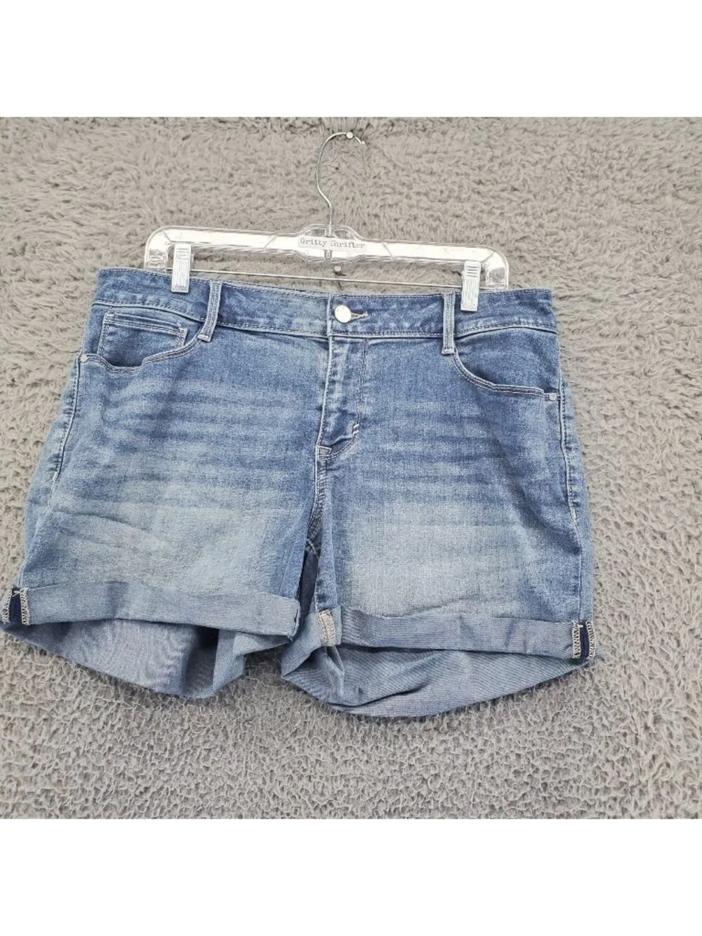 APT. 9 Shorts Womens Size 14 Blue Denim Cuffed Stretchable Jorts *Read*